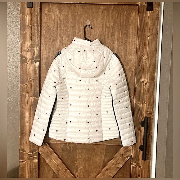 Sold - Picture 3 of 5